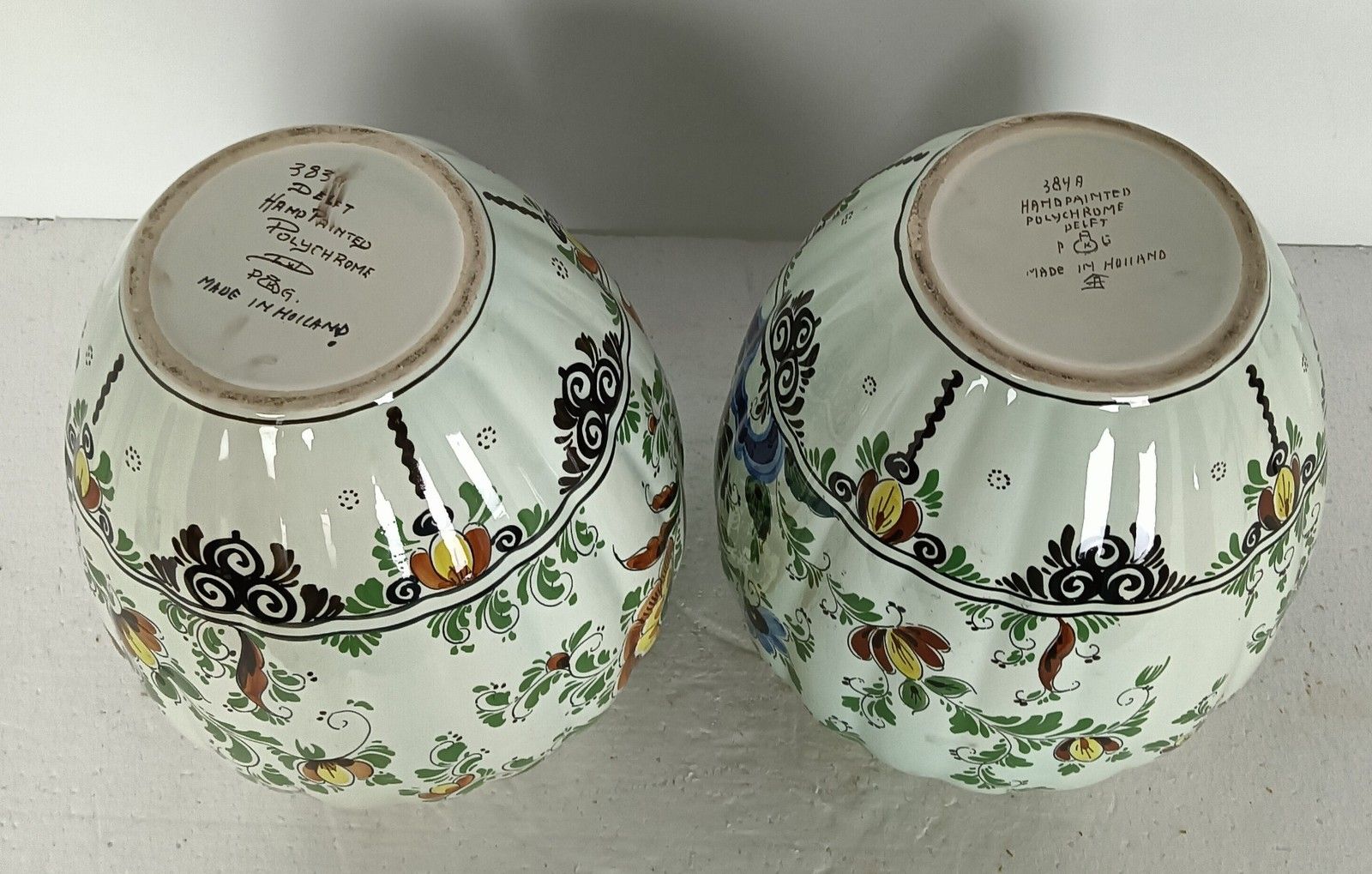 283.0 Couple Of Vases Urns Hand Painted Lidded Polychrome Delft Birds Marked photo