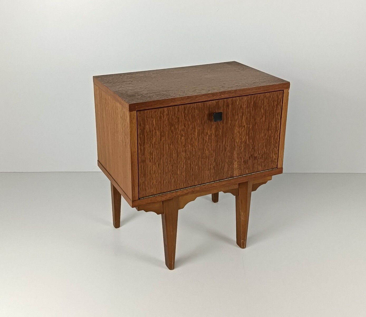 Vintage Nightstand Mid Century Modern Style End Table Modernist Funky  Modernist photo furniture