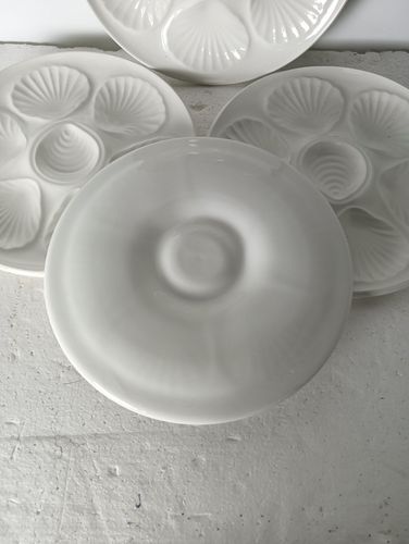 Set Of 4 Oyster Seafood Plates Porcelain White Vintage Seafood Stylish photo for sale