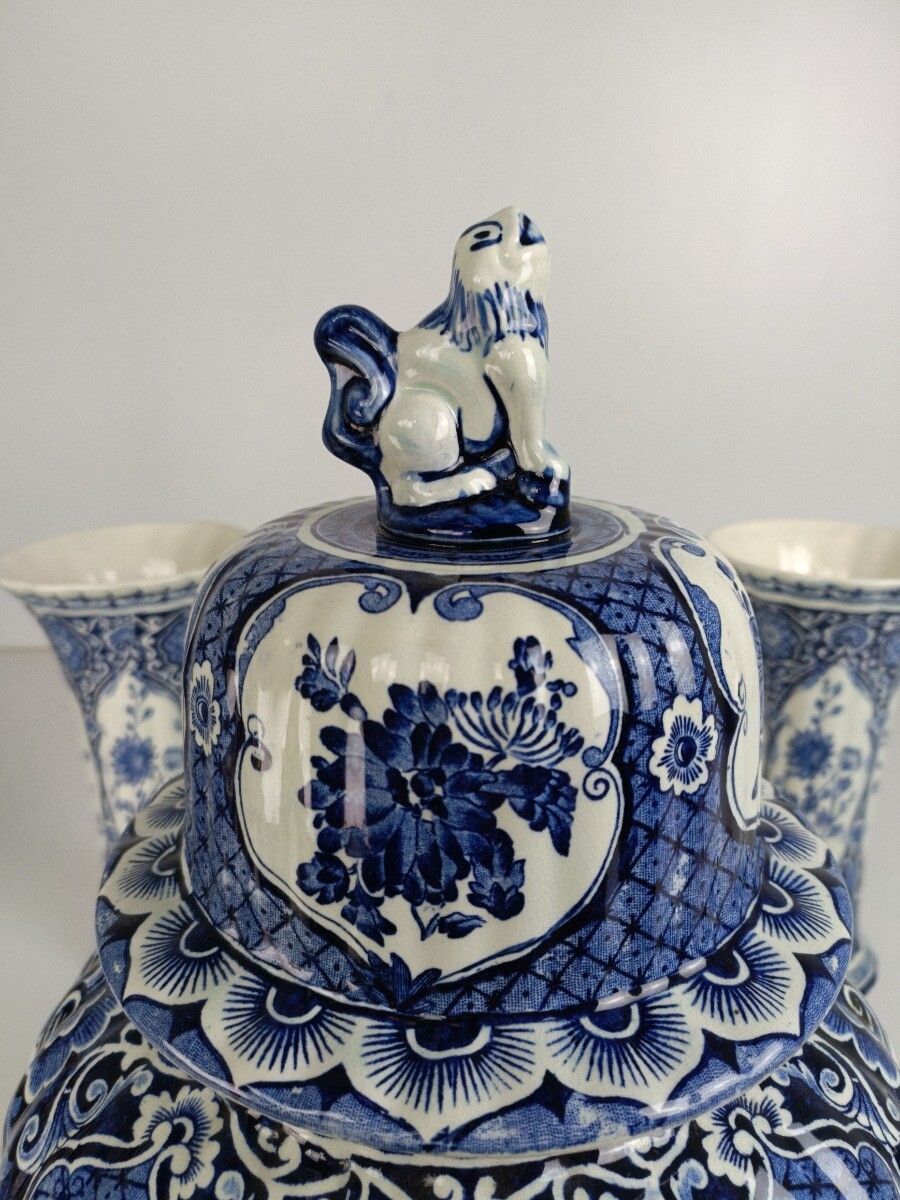 Delft Blue White Garniture Set Two Trumpet  Vases Urn Lidded 3 Pieces Royal Sphi photo vinterior
