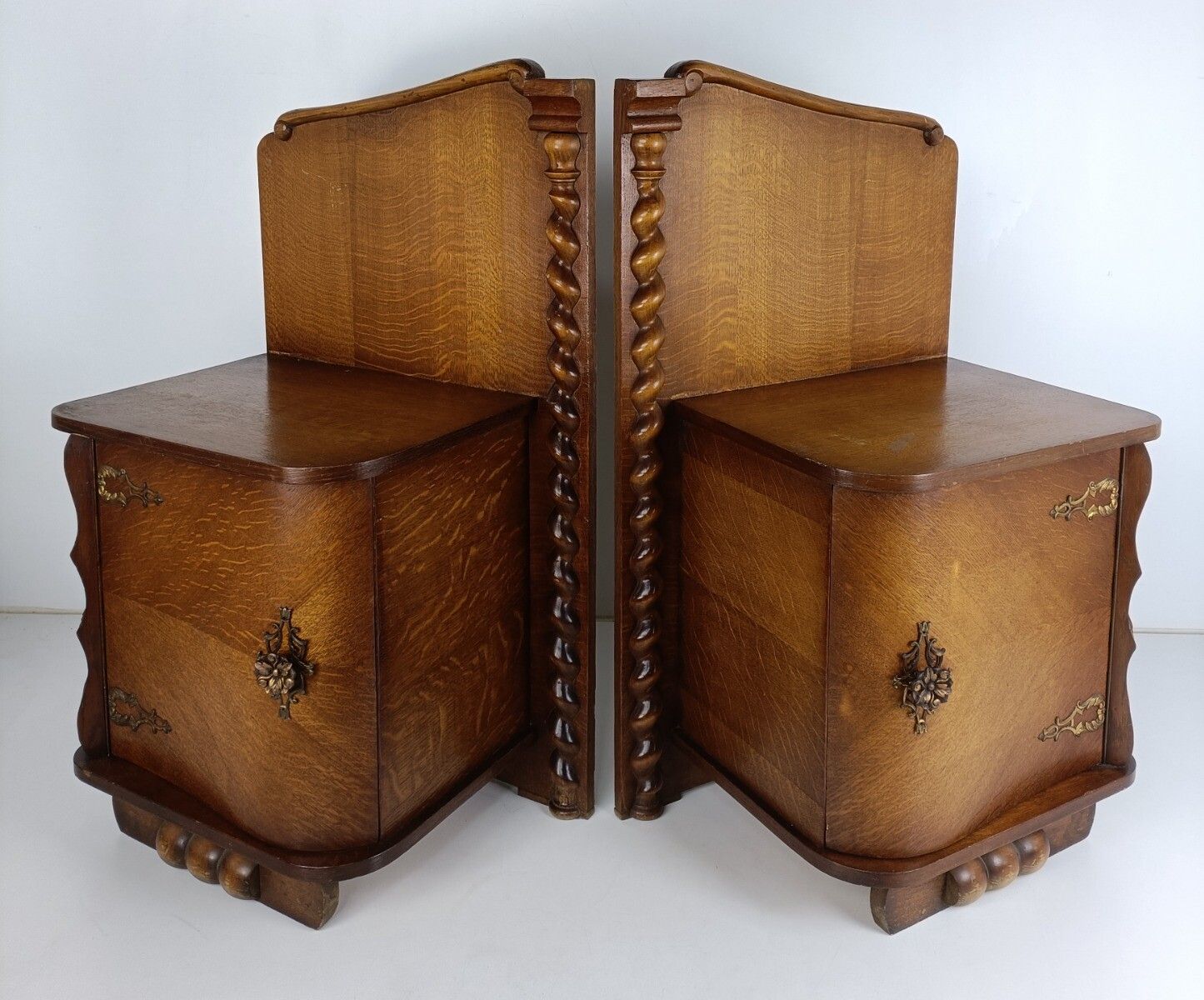 Pair Couple Antique Jugendstil Nightstands Wood Barley Twist End Tables Vanity C photo vinterior
