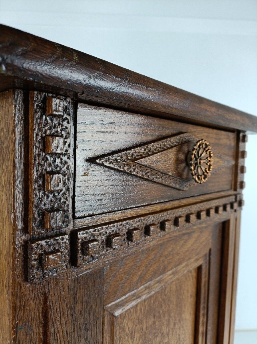 Vintage Nightstand End Table Bedroom Cabinet Tramp Art Style Carved Wood Oak photo vinterior