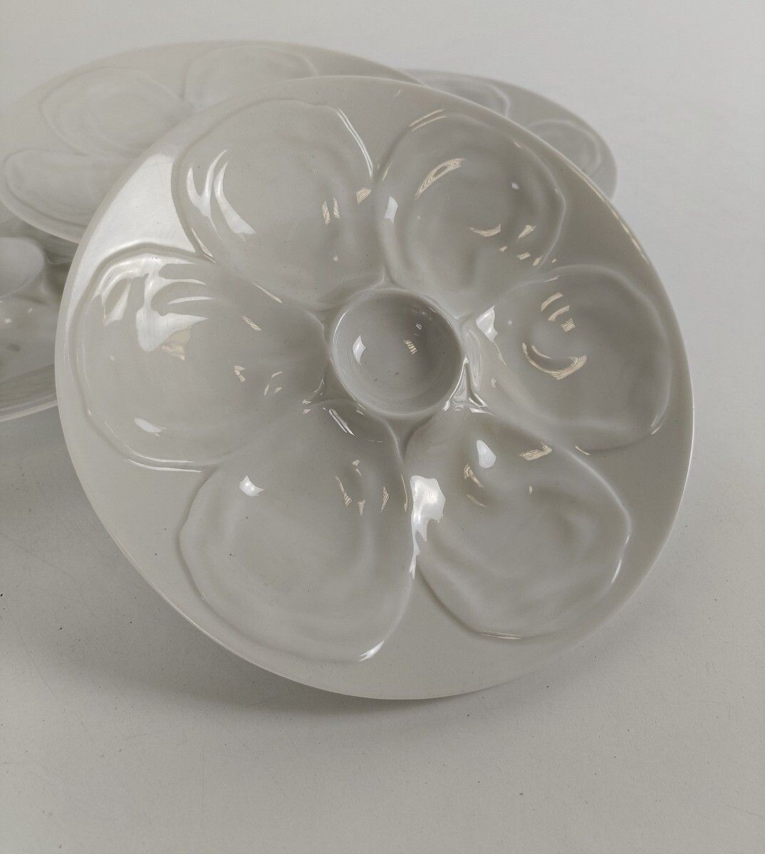 Set Of 4  Oyster Seafood Plates Porcelain White Germany Germany  Schonwald Vinta photo for sale