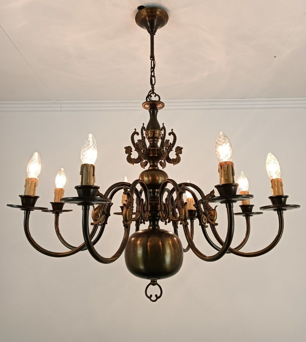 Flemish Dutch  Chandelier 8 Arms Lights Brass  Fish  Gorgeous Vintage Barn Farmh photo Lighting