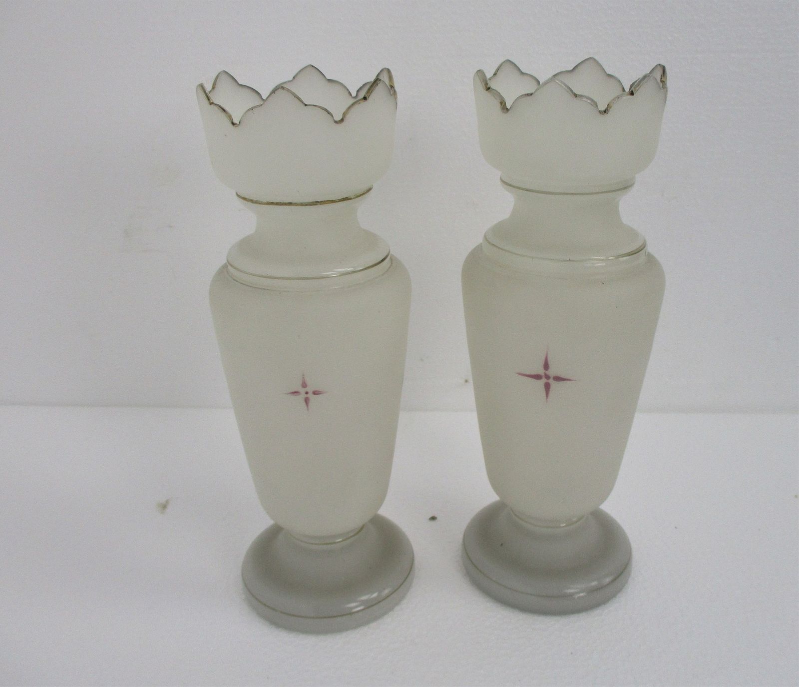 Couple Vintage Mid Century Modern Opaline Cased Hand Blown Glass Vases Enamel Lo photo Home Decor