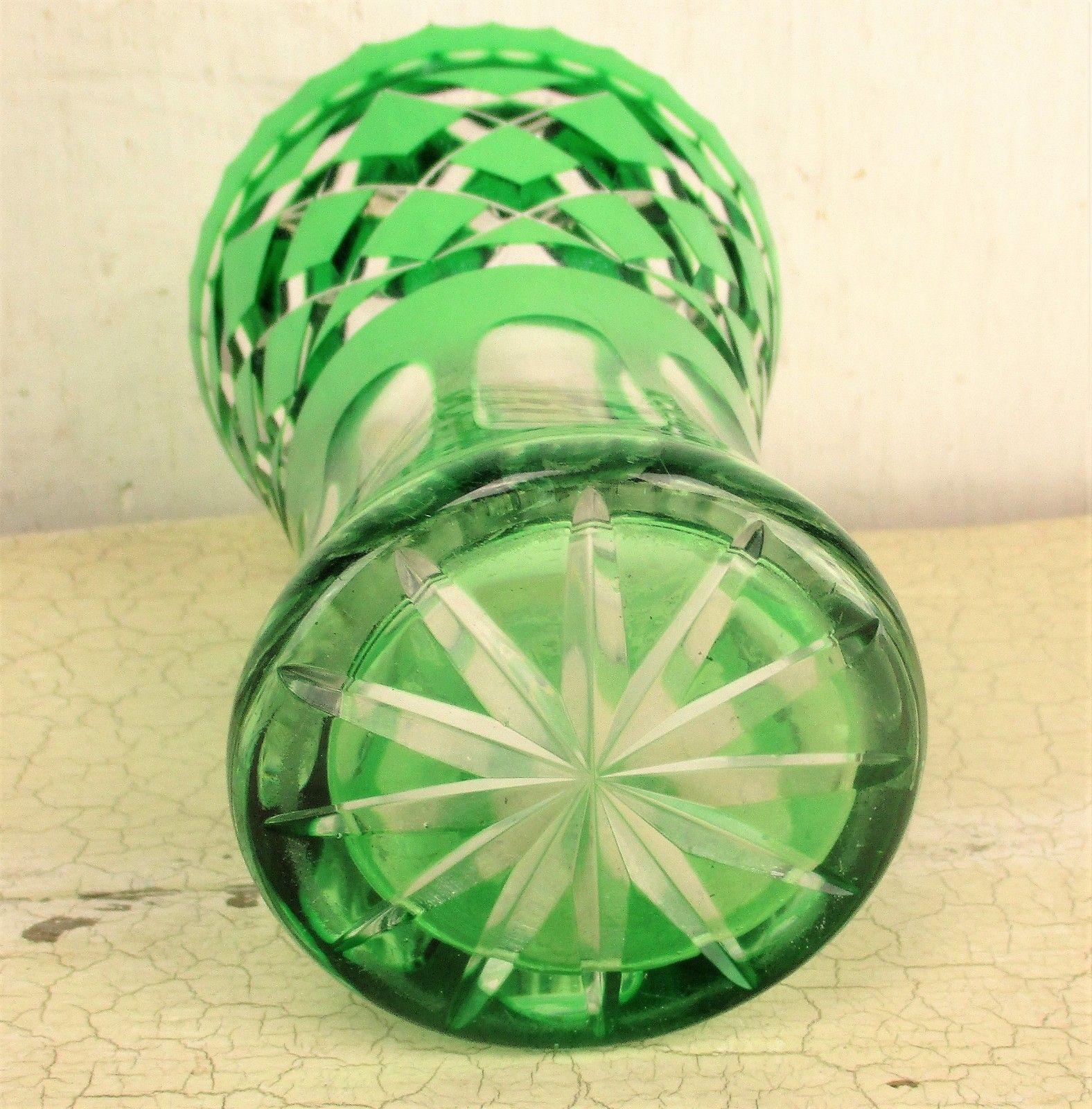 Cut To Clear Crystal Vase Emerald Green Beautiful Stylish 6.10" photo vintage