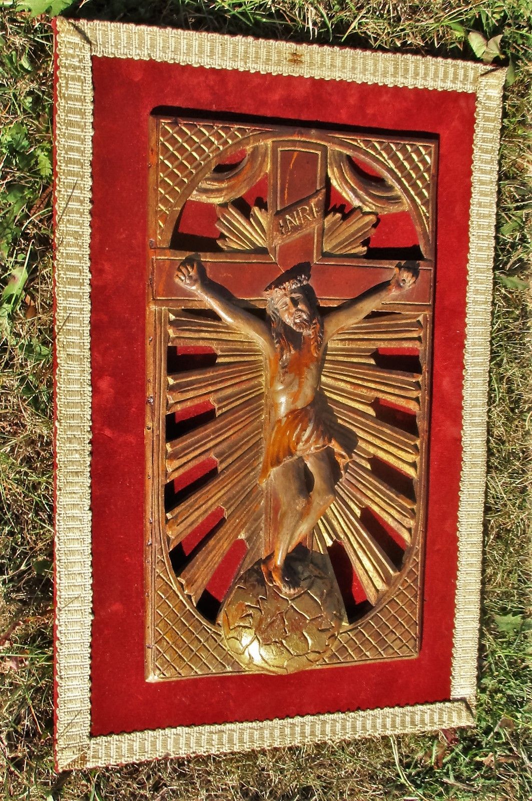 Antique Wall Hanging 18th Century Jesus Christ Crucifix Wood On Velvet Gorgeous photo 327.0