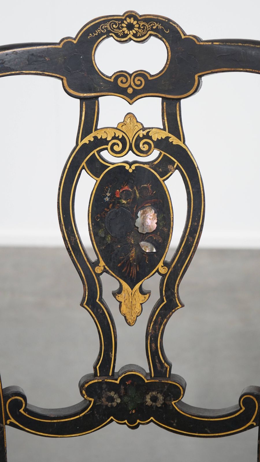 photo furniture Unique And Elegant Antique French Napoleon 3 Chair Inlaid With Mother Of Pearl