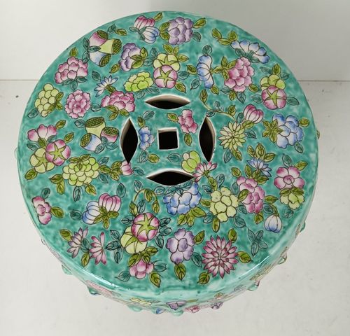 Chinese Family Rose Porcelain Green Vintage Garden Stool Seat On Wooden Base Gor photo for sale