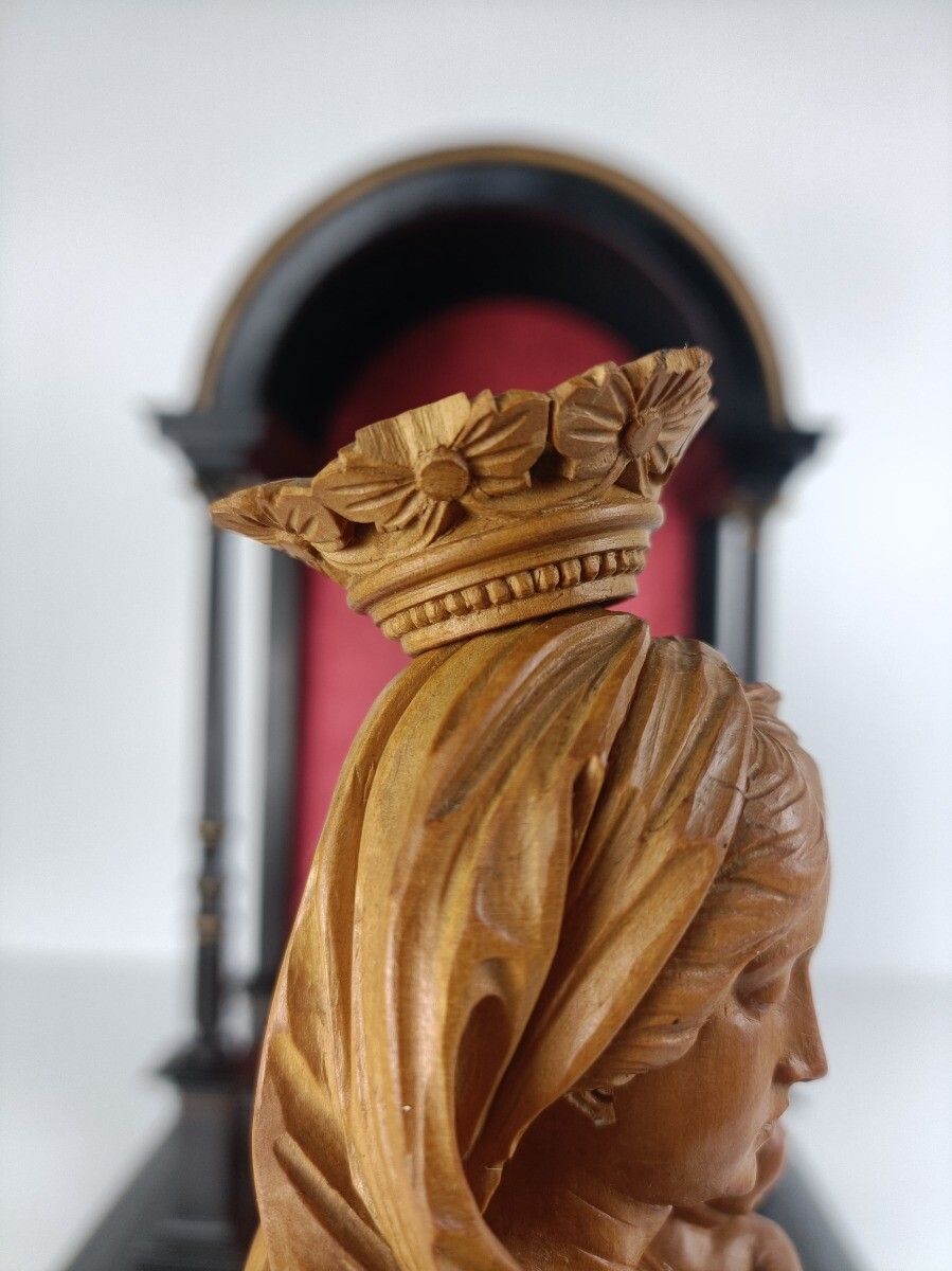 photo furniture Black Lackered Antique Chapel Niche With Pillars Madonna Virgin Mary Statue Waln