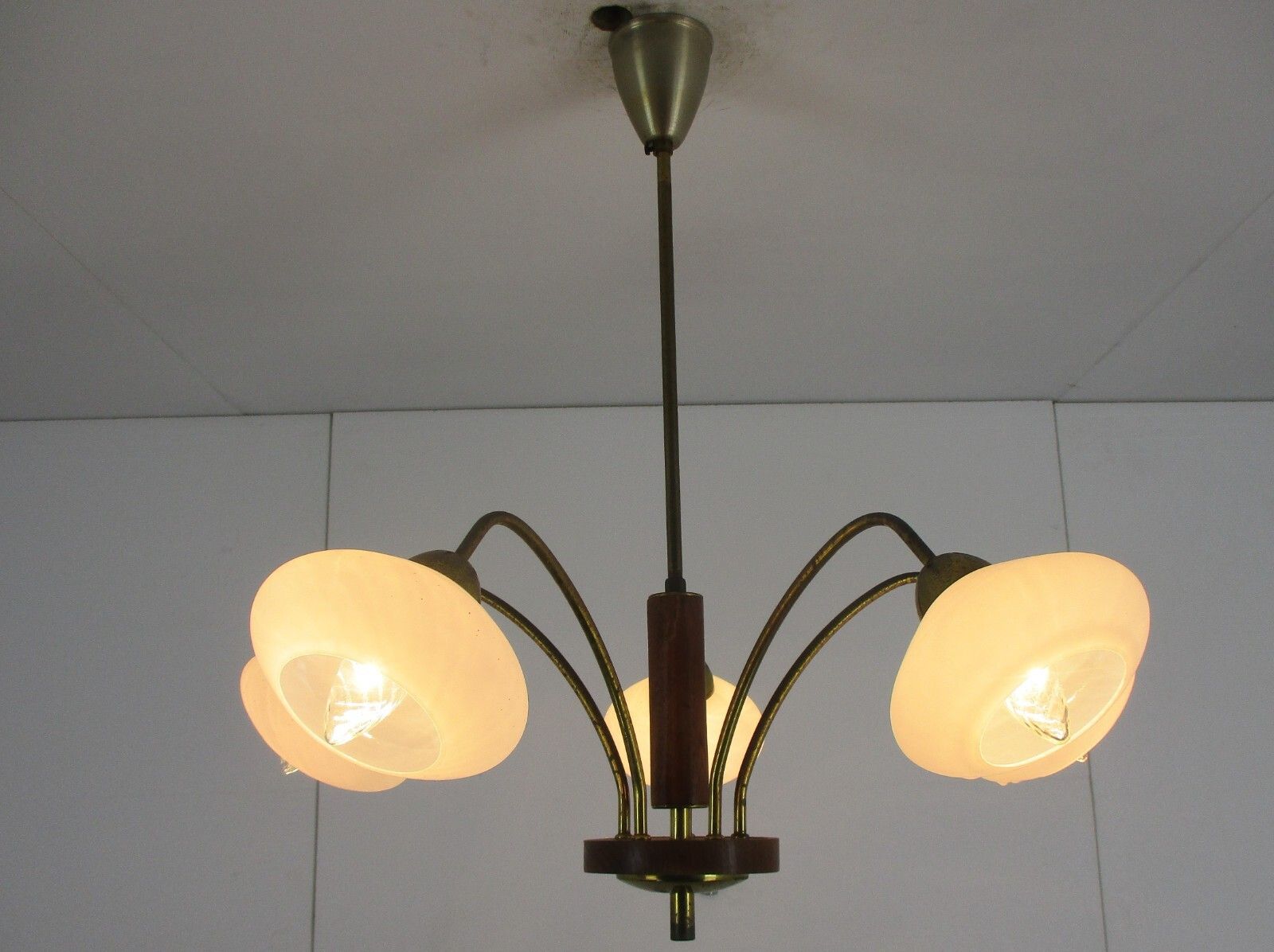 Mid Century Spider Chandelier 5 Lights Arms Wood Brass Glass Shades Pop Art photo 372.0