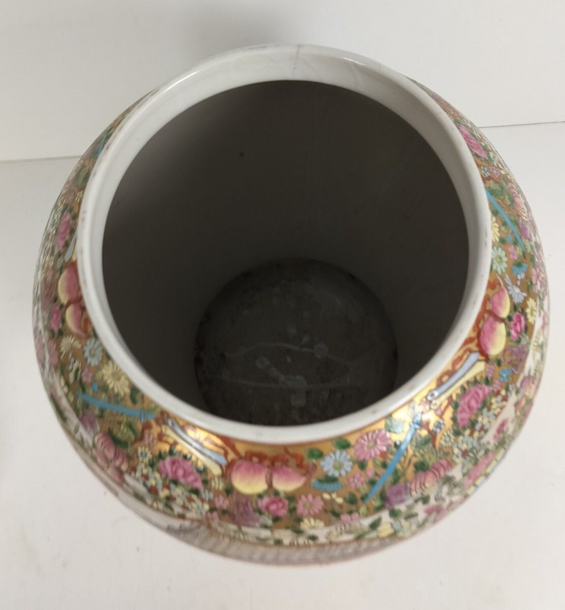Huge Chinese Vintage Hand Painted Vase Urn Foo Dog Family Rose Lidded photo Home Decor