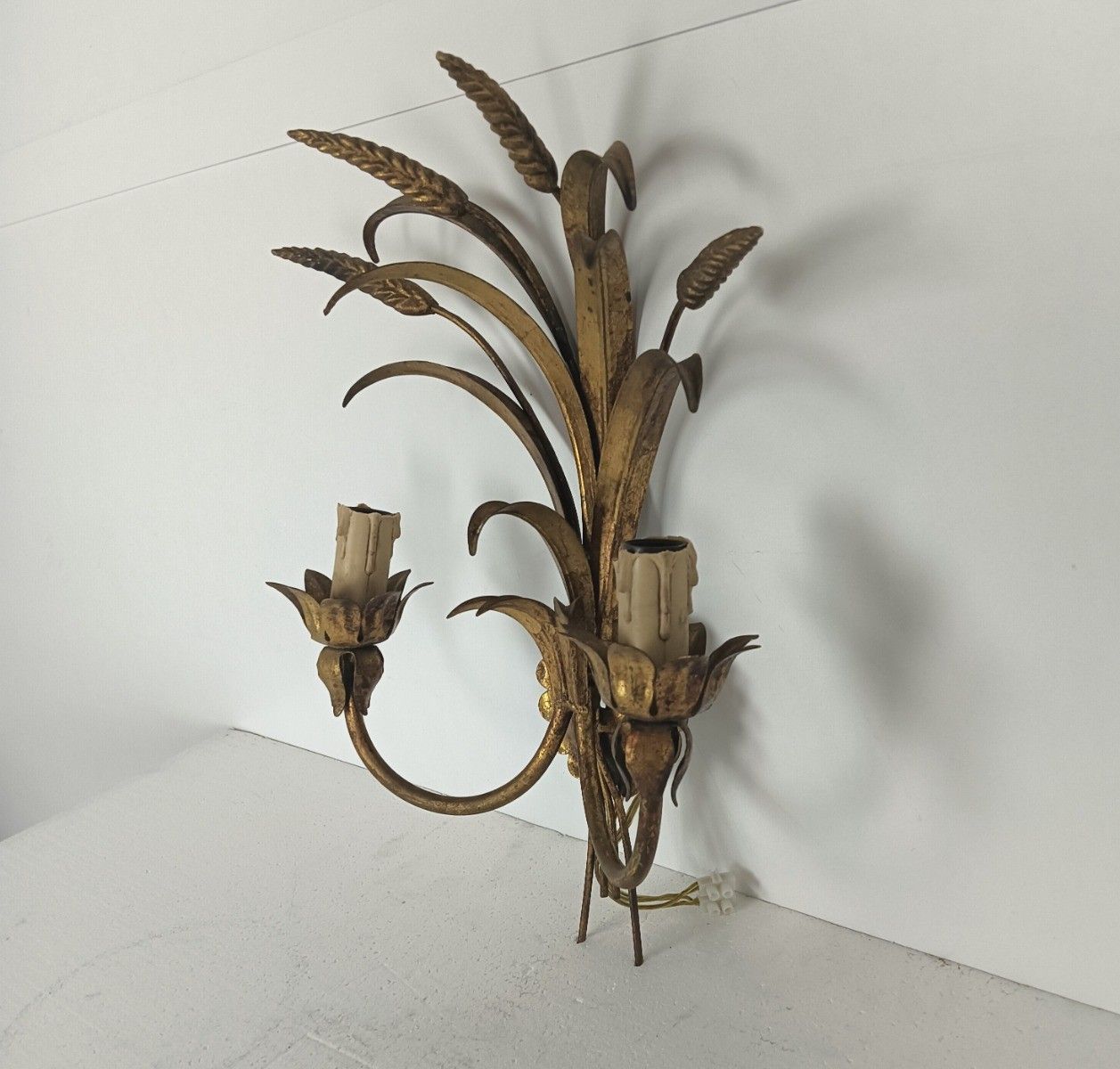 Mid Century Modern Wall Sconce Gold Metal Hollywood Regency Sheaf Of Wheat Gorge photo 202.0