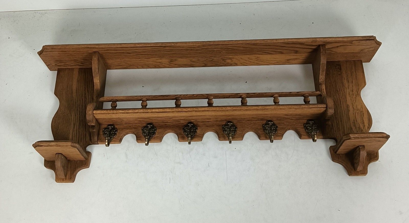 photo furniture Gorgeous Antique Large Coat Hat Rack Flanders Carved Wood Spindles Farmhouse Sty