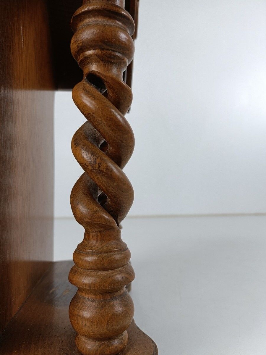 photo furniture Hand Carved Wood Open  Barley Twist Standing Chapel Niche For Statue Beautiful V
