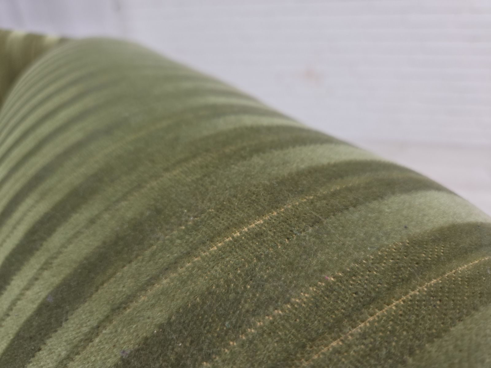 photo vinterior 1950s, Danish Relax Armchair, Green Furniture Velour Fabric, Ash Wood Legs.