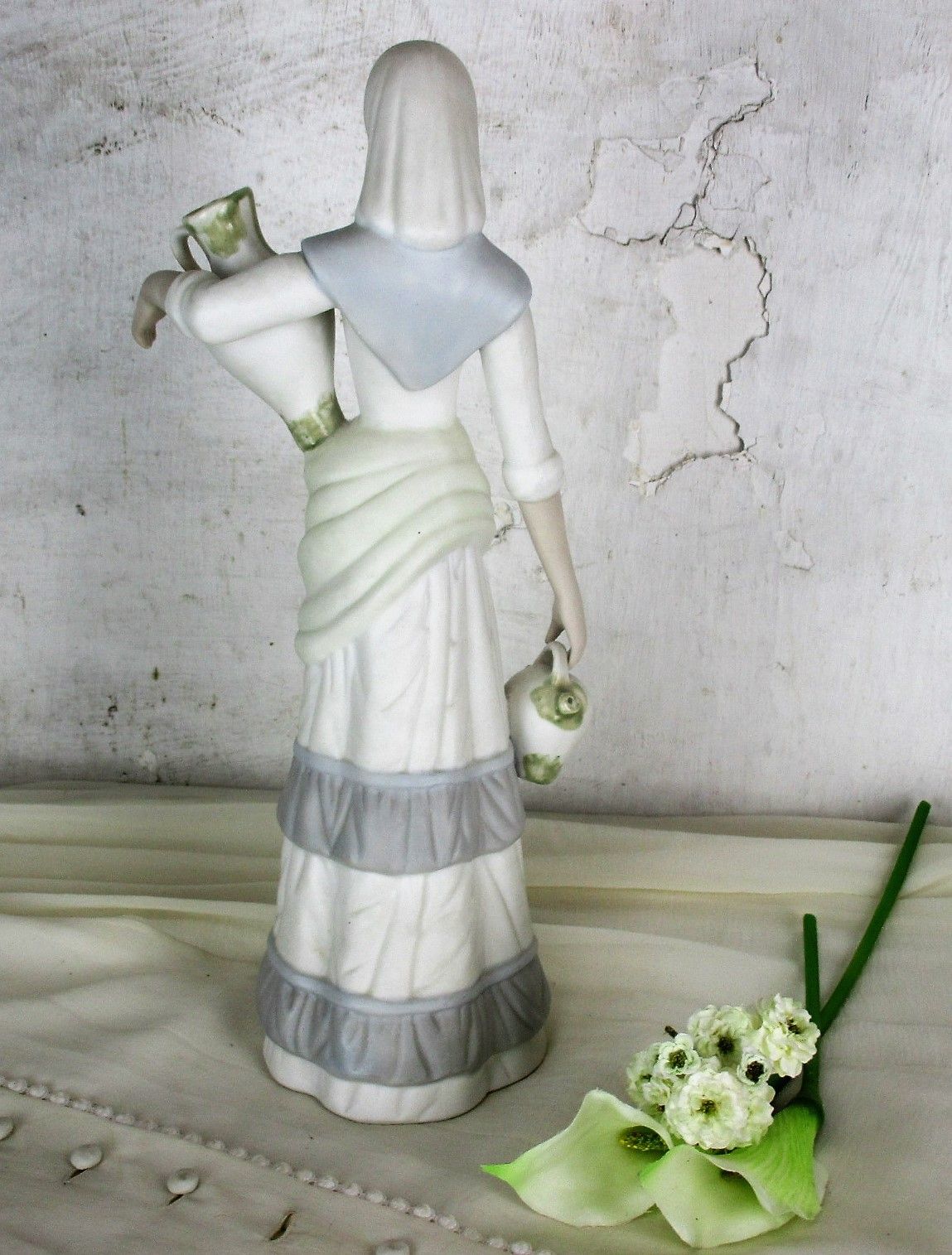 L  Statue Figurine Lovely Woman Carrying Water Jar Bottle Porcelain Lladro Style photo buy