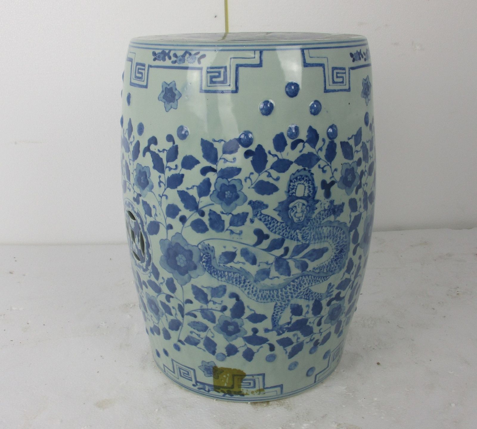 Vintage Chinese Porcelain  Garden Stool Side Table Pedestal White Blue Chinoiser photo 445.0