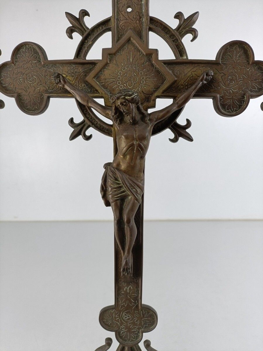 Standing Table Altar Crucifix Cross Ornate Brass Jesus Christ French Fleur De Li photo vintage