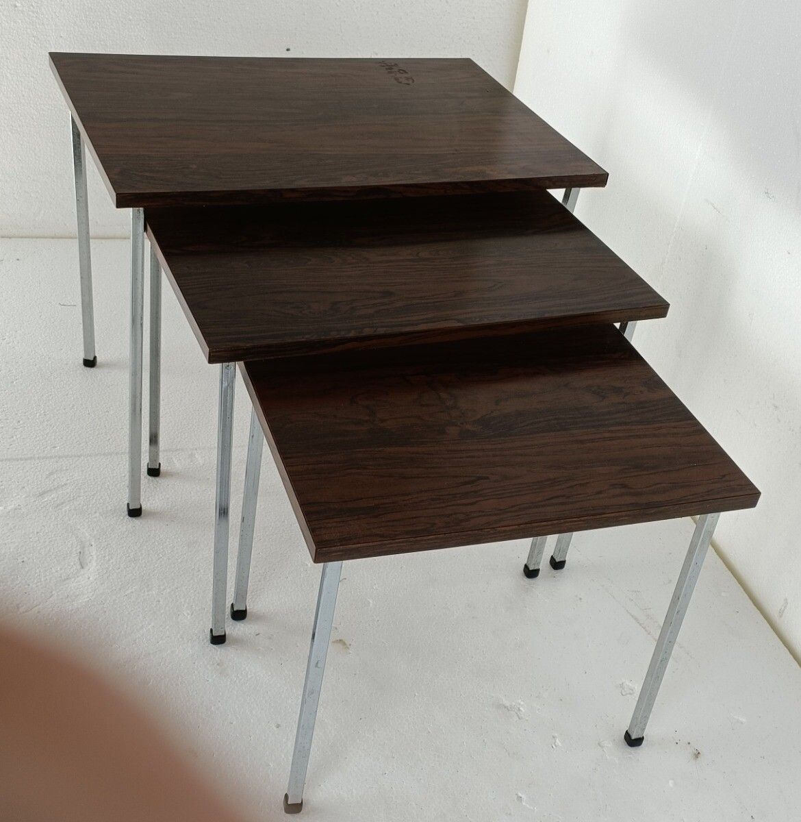 Set Of 3 Modernist  Nesting Stacking Coffee Side Tables Brown Veneer Chrome Legs photo vinterior