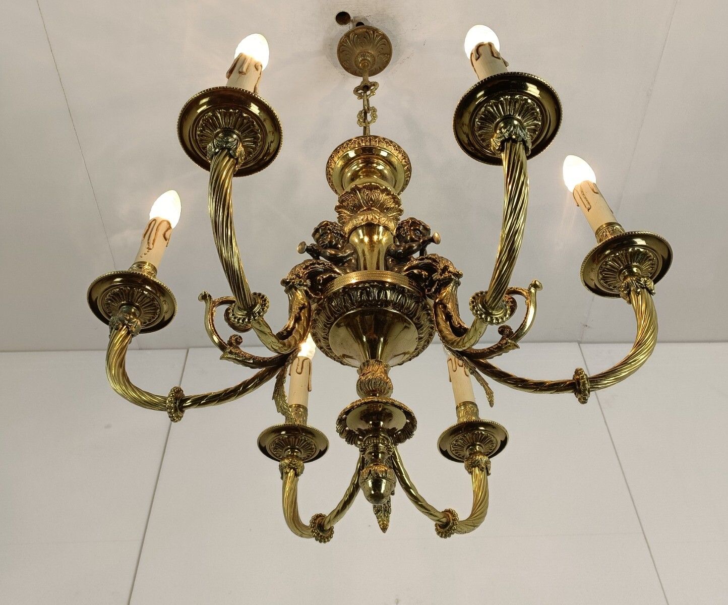 Exquisite Hollywood Regency Chandelier 6 Arm Bronze Patinated Cherubs Trumpet photo vintage