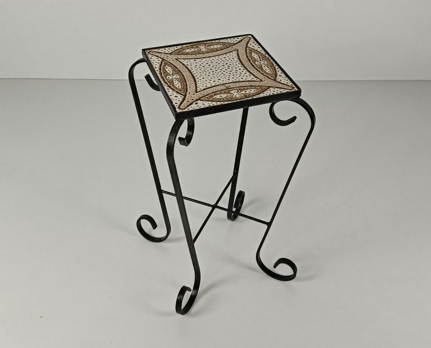 Vintage Wrought Iron Ceramic Tiles Top Small Side Occasional Wine Table Retro Fu photo buy