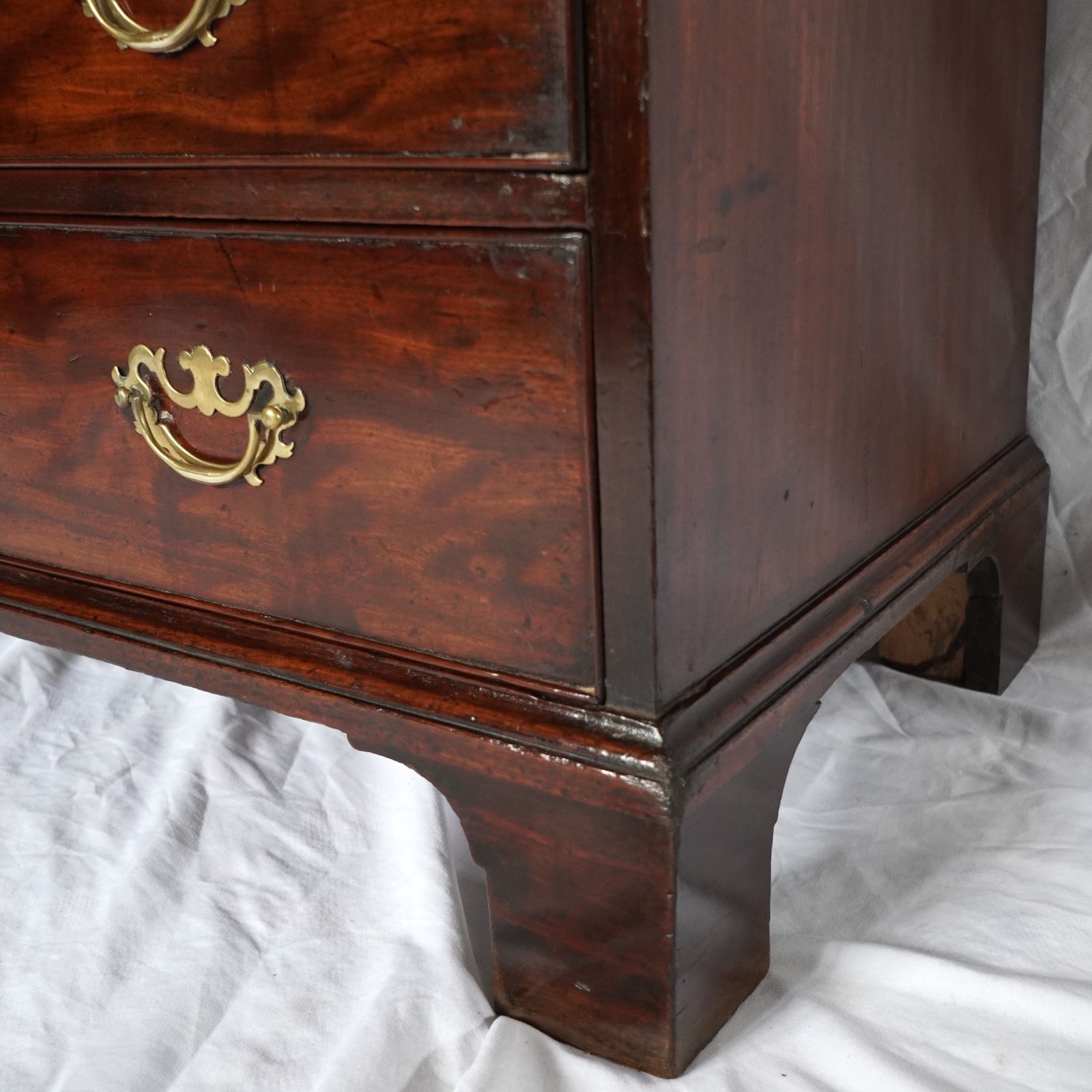 Georgian Mahogany Bachelor's Chest Of Drawers photo for sale