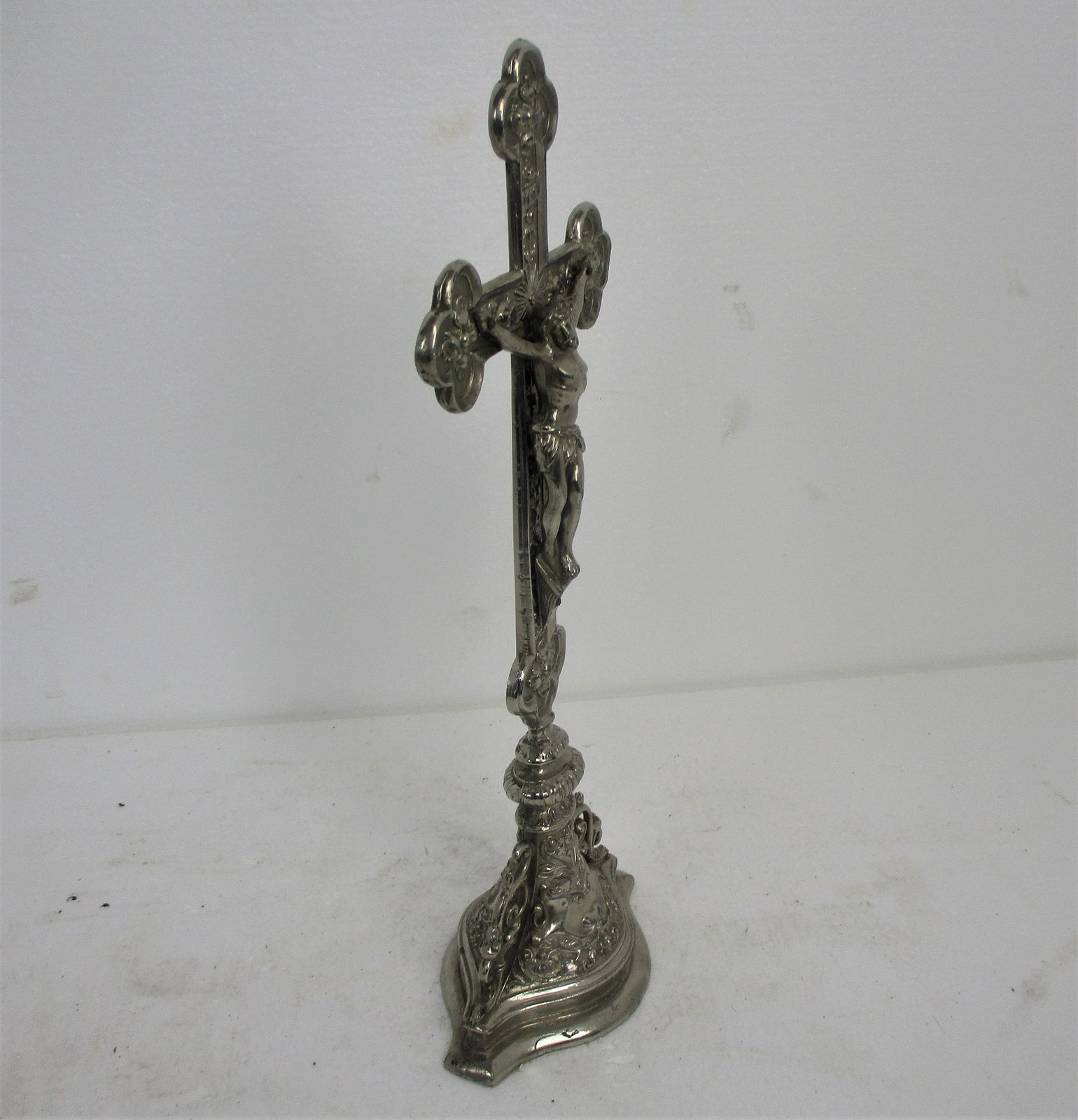 Vintage Standing Table  Crucifix Jesus Christ Cross Ornate  French Fleur De Lis photo vinterior