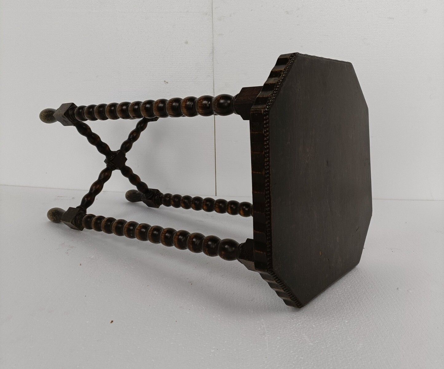photo furniture Pedestal Display Side Table Plant Stand Hobnails 4 Legs Ornate Wood Vintage