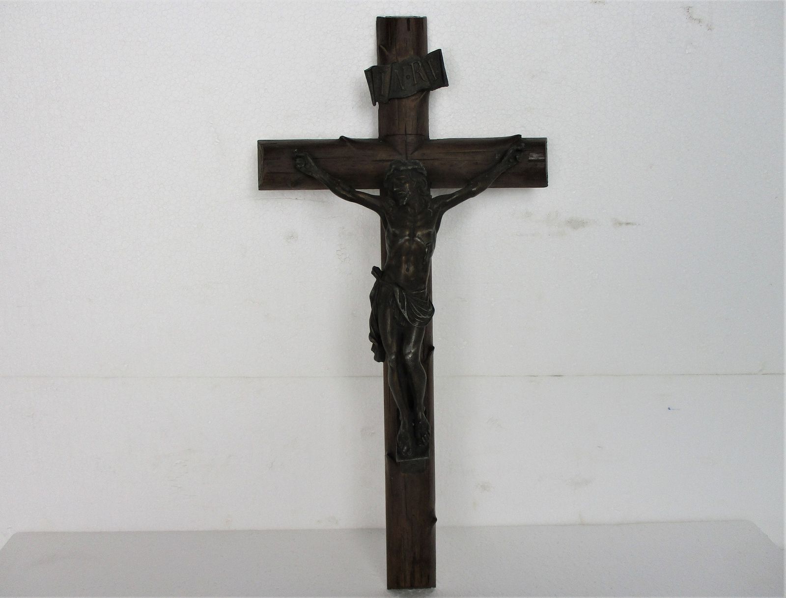 Hand Carved Wood Hanging Crucifix Cross Jesus Christ Ornate Brass Corpus 9.05&Qu photo furniture