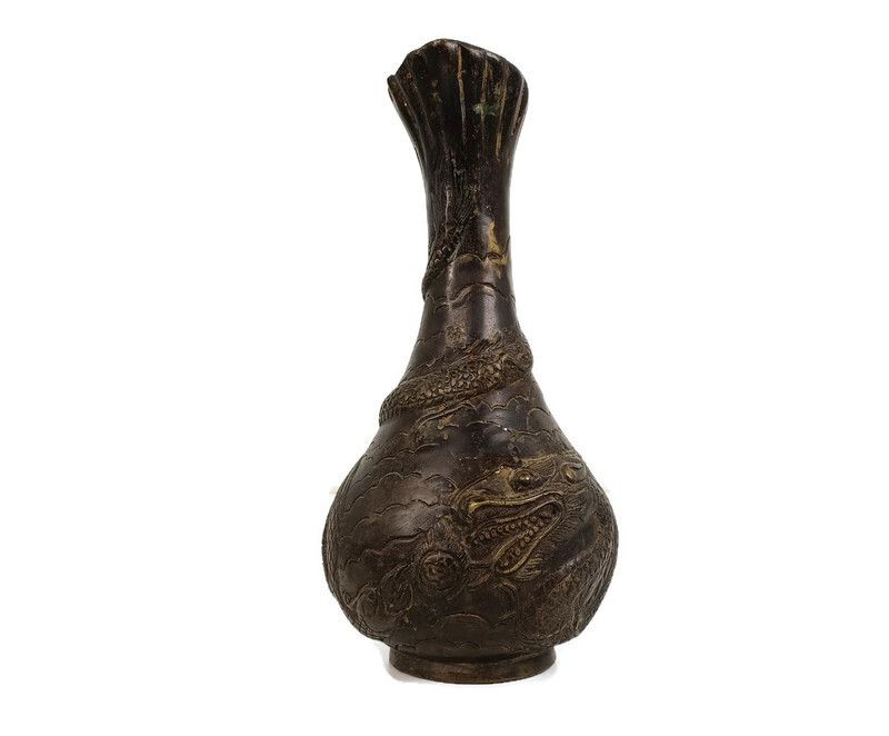 Bronze Dragon Vase Chinese Li Dynasty