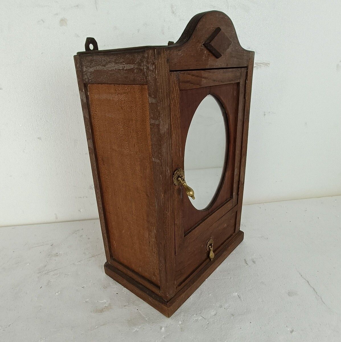 Antique Medicine Cabinet Apothecary Antique Oval Mirror Carved Wood Lovely Barn photo vinterior
