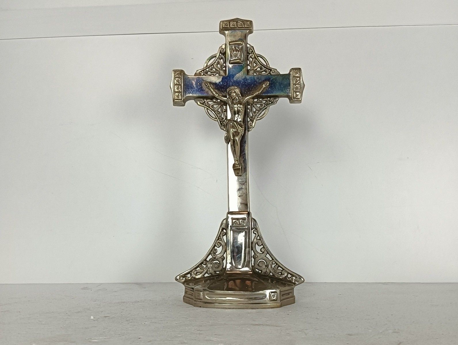 Vintage Standing Table Crucifix Cross Spelter Faux Brass Crucifixion Jmpc Belgiu photo vinterior