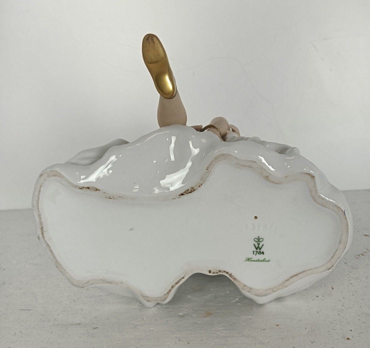 photo furniture Ballerina Statue,Wallendorf Porcelain Figurine ,Vintage Porcelain Ballerina  Ger