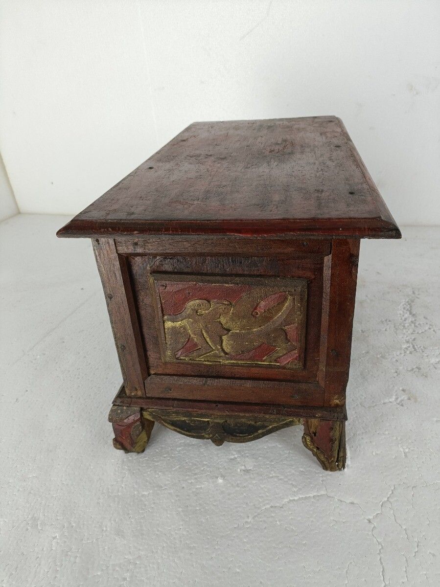 photo furniture Antique 1700s Chest Of Drawers Cabinet Small Gorgeous Carved Wood Ornate Wow