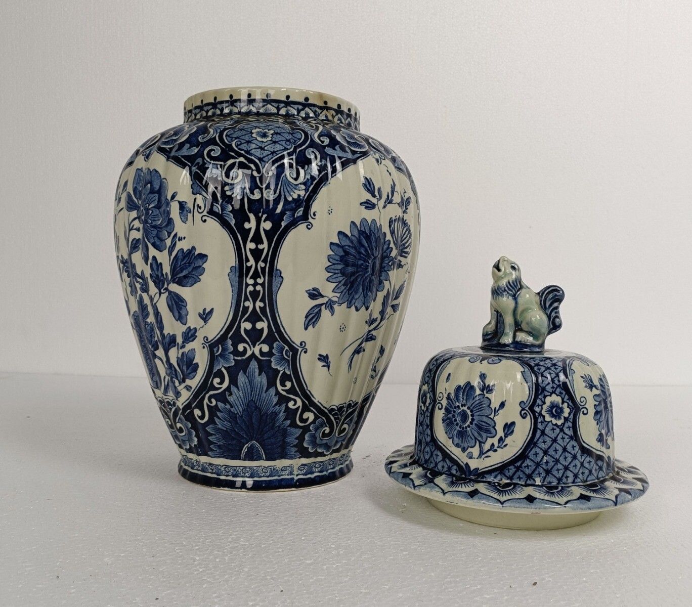 Large Royal Sphinx Maastricht Delft Vase Urn Marked Blue White Foo Dog photo 162.0