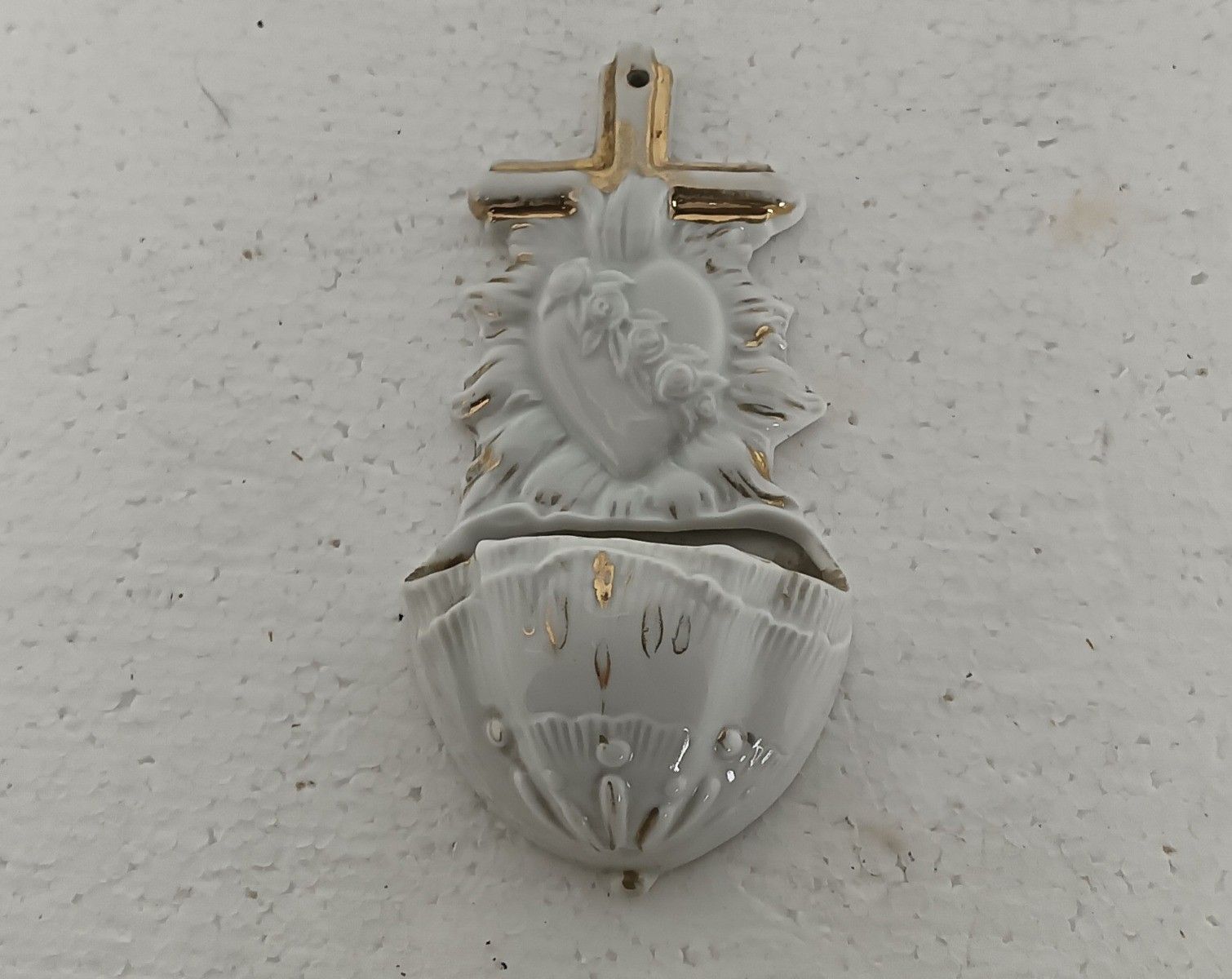 Lovely Small Antique Holy Water Font Vessel Porcelain Bisque Holy Heart Crucifix photo Home Decor