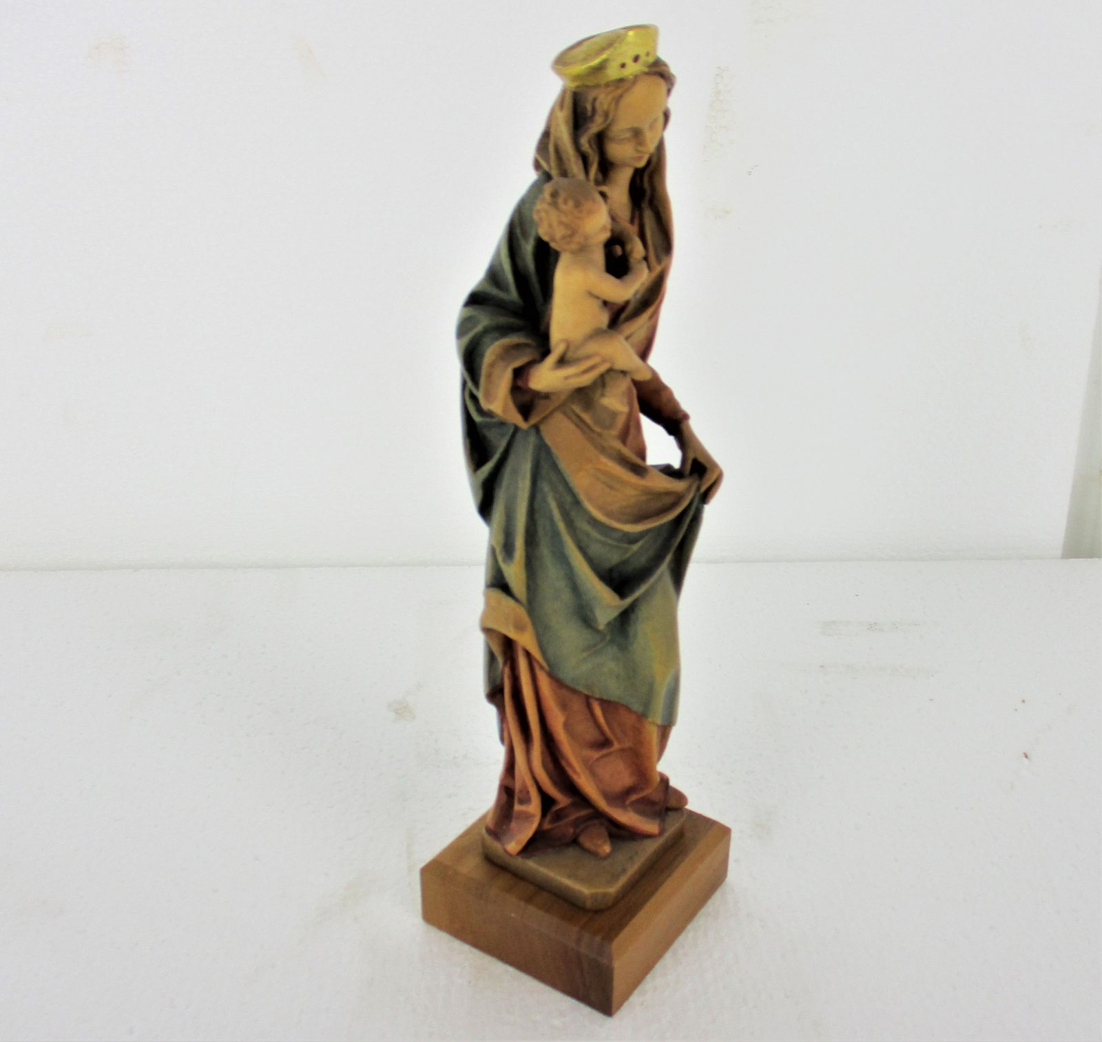 Virgin Mary Madonna Infant Child Wooden Statue Anri Style Polychrome Lovely 10.6 photo for sale