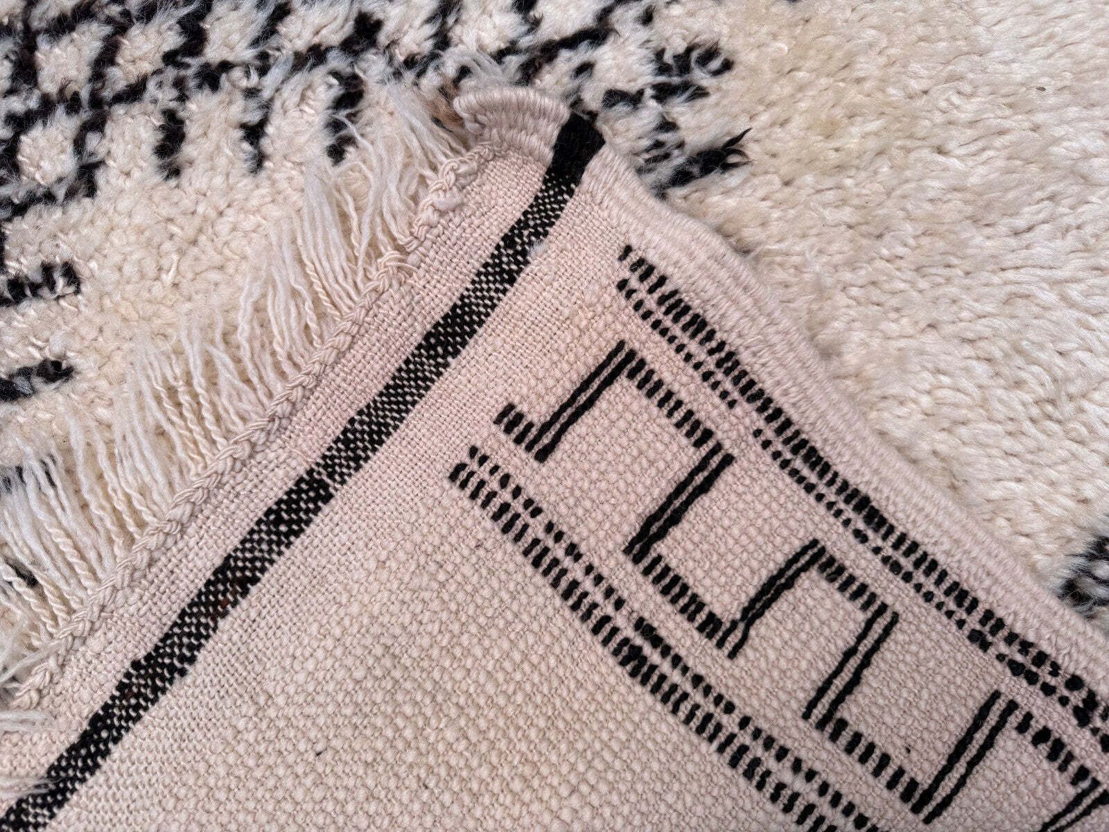 photo furniture Moroccan Berber Rug 295x175 Cm Azilal, Atlas, Tribal, Clearance