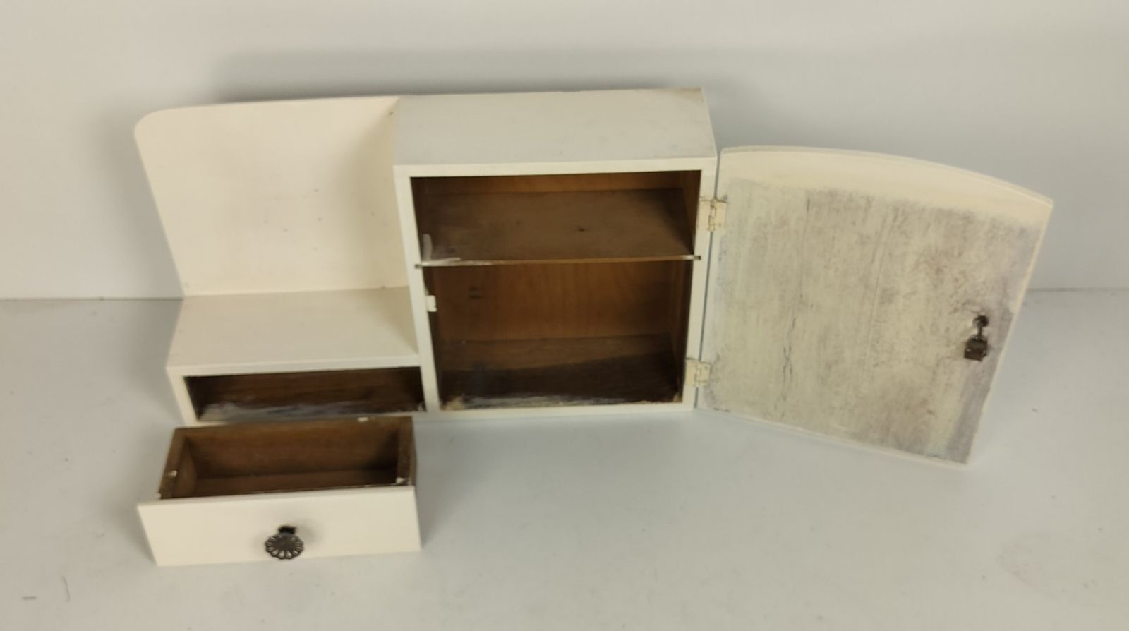 Lovely Antique Art Deco White Medicine Apothecary Shaving Cabinet Bathroom Barn photo vinterior