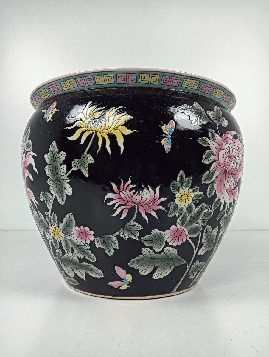Chinese Porcelain Enamel Famille Rose Koi Fish Bowl Planter Vase Cachepot Flower photo Home Decor