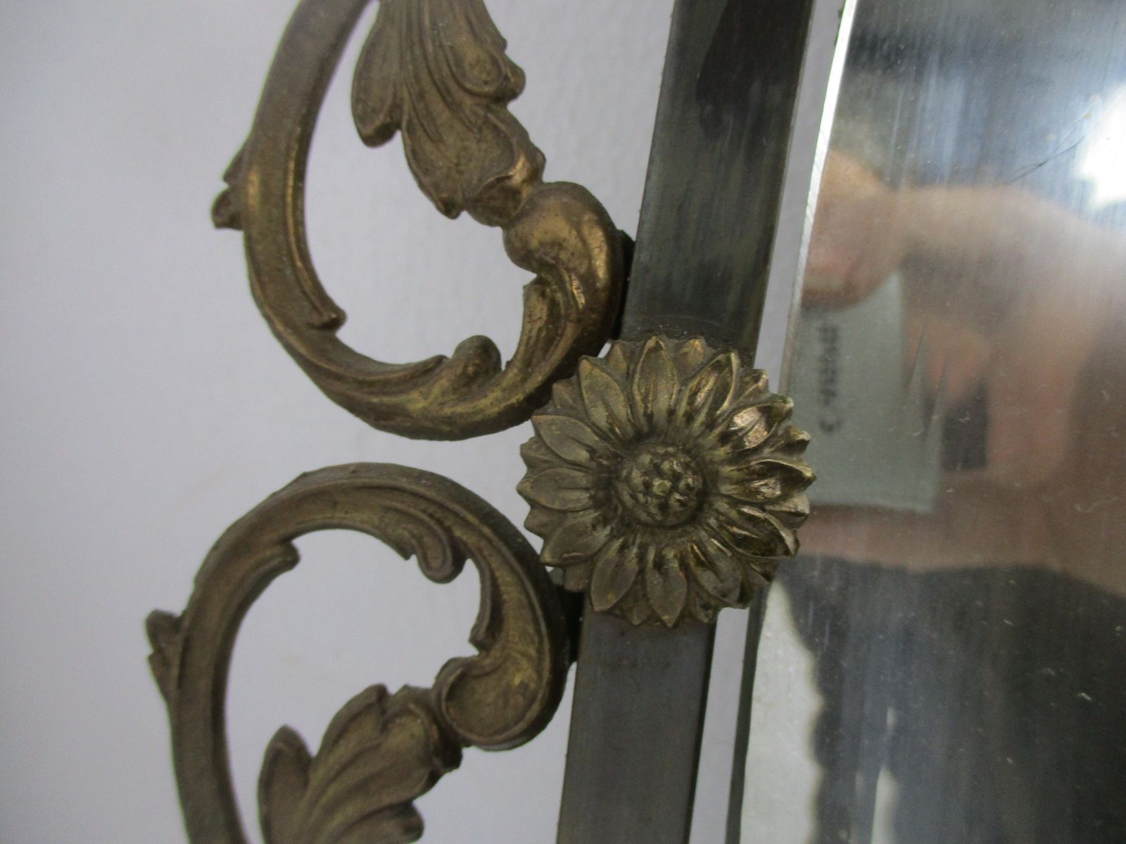 Large  Ornate Oval Brass Wall Hanging Mirror Hollywood Regency Gorgeous Extremel photo vinterior