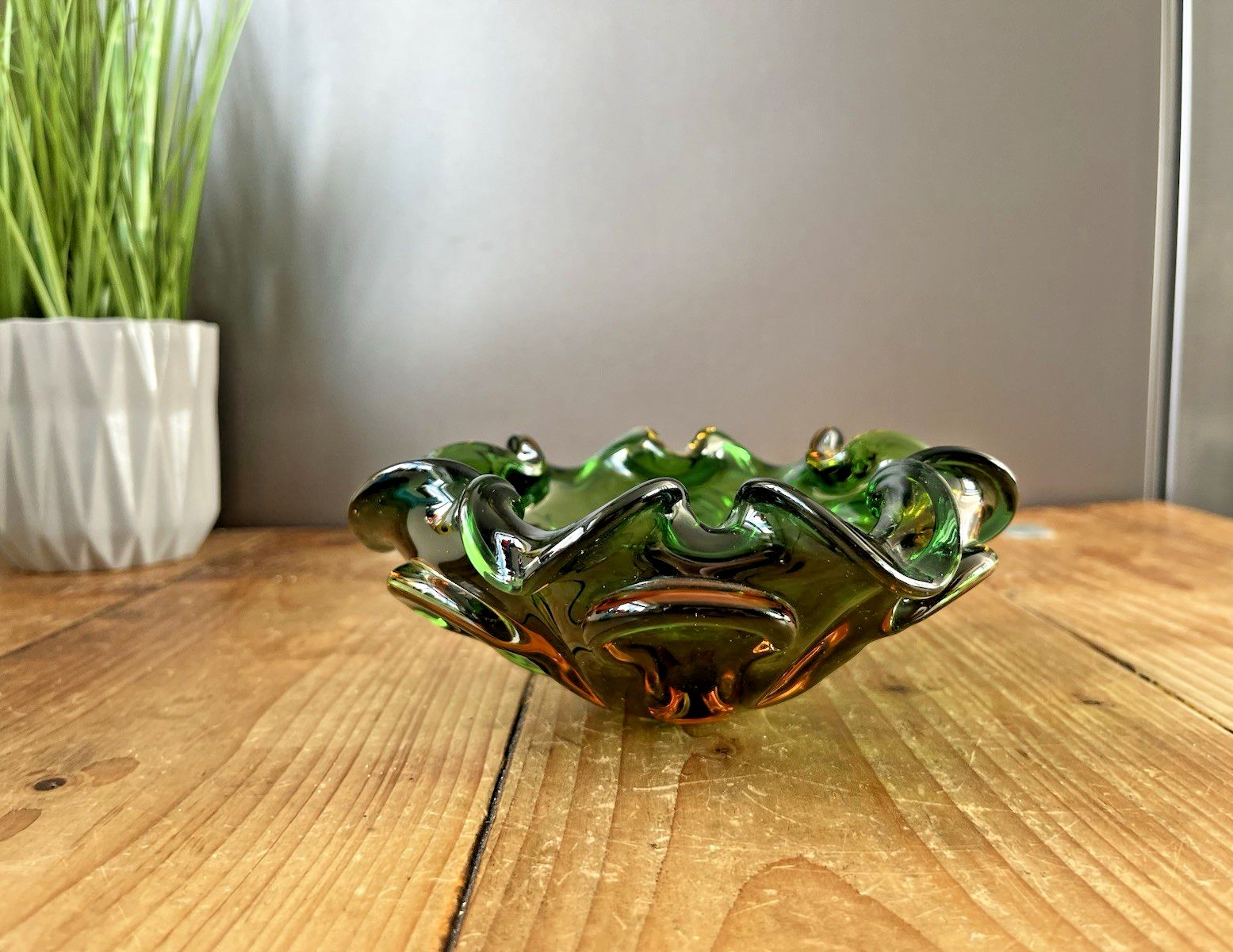 Home Decor Mid Century Murano Sommerso Green Amber Clear Glass Ashtray Bowl Geode Vintage photo