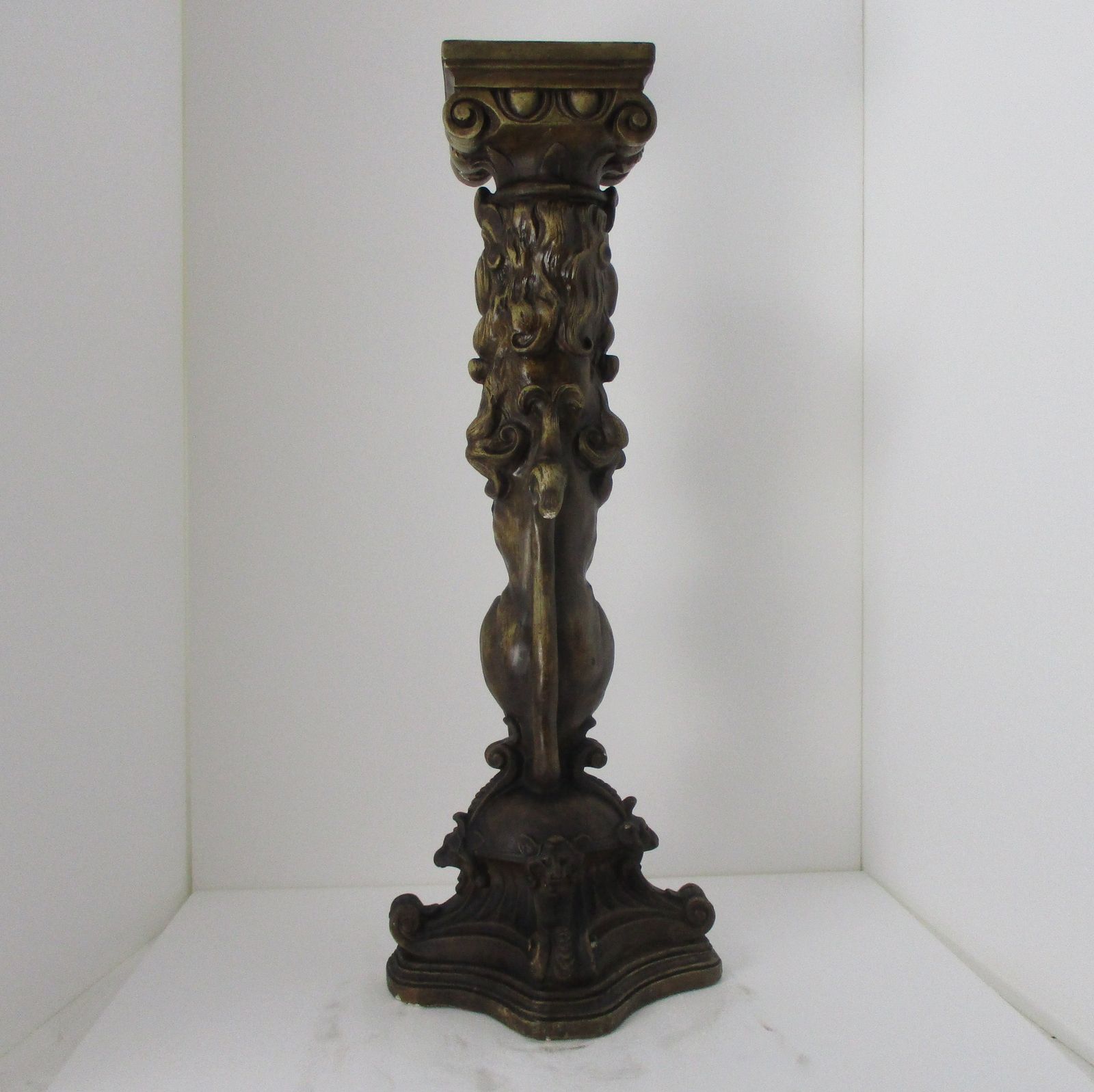 photo furniture Gothic Large Exceptional Antique Plaster Doré Base Pedestal For Statue  Lion He