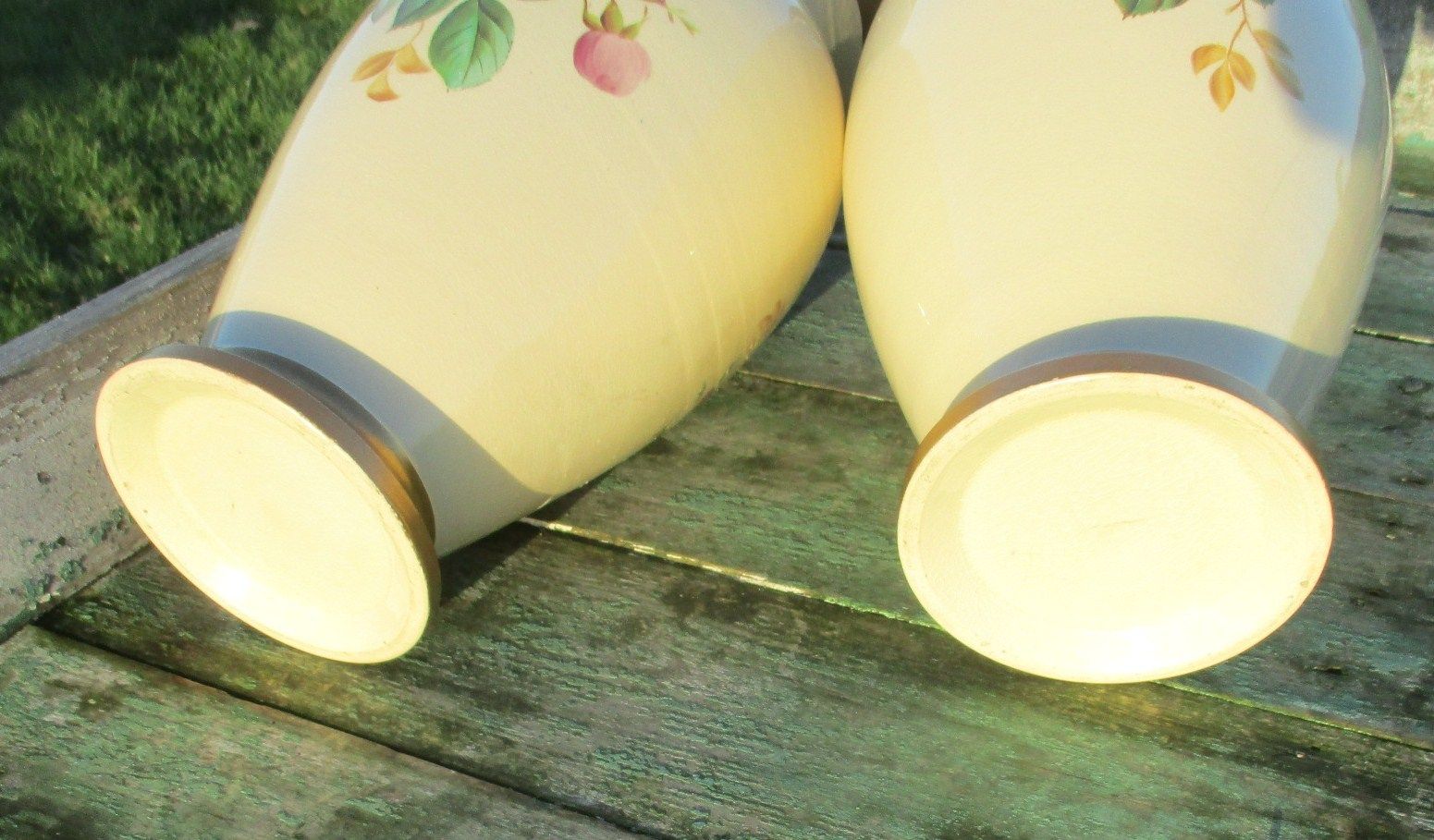 photo for sale Couple Of Vases Hand Painted Flowers Gold Gild Beautiful