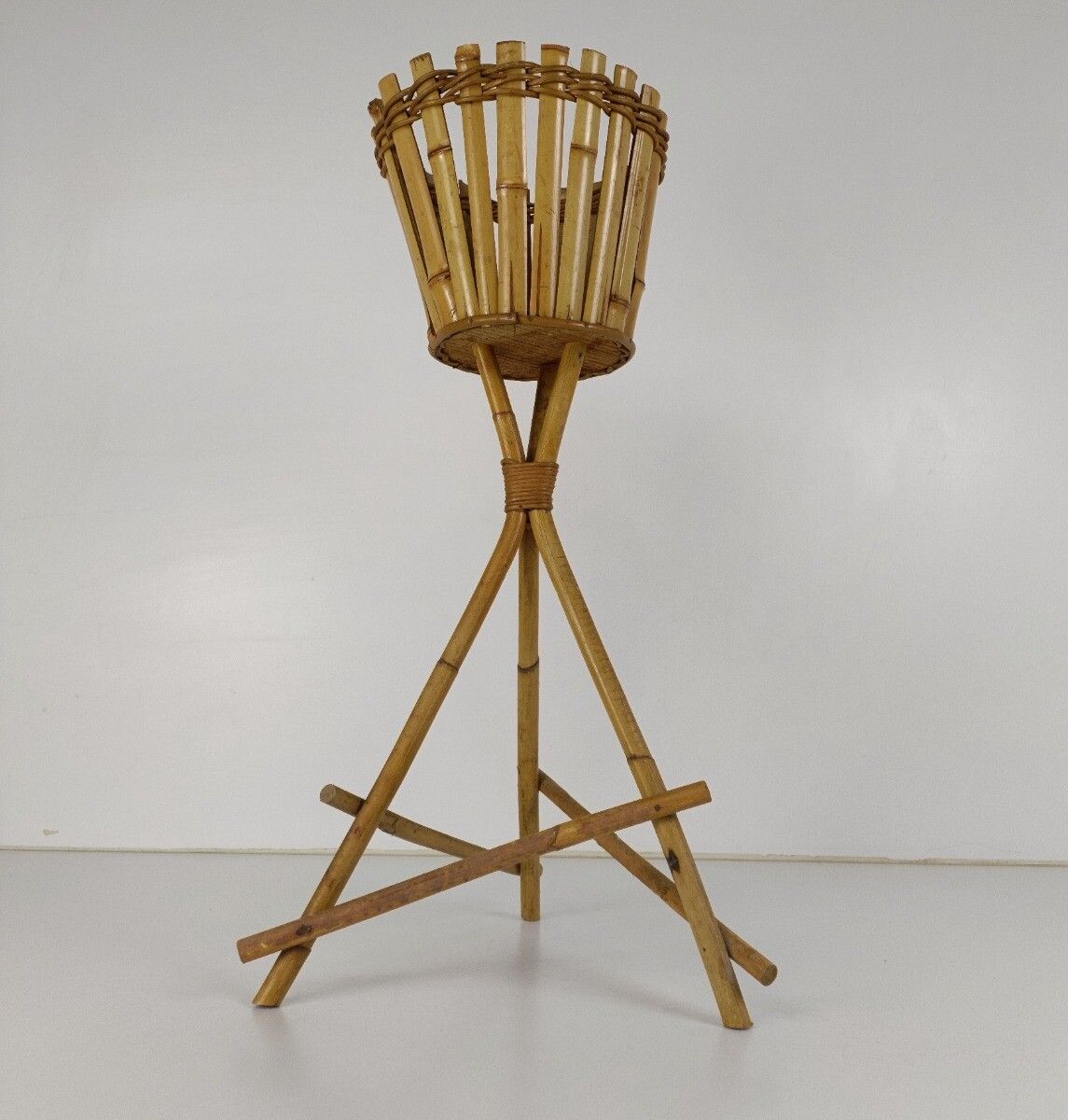 Vintage Standing Plant Holder Planter Bamboo Rattan Retro Mid Century Modern photo vinterior