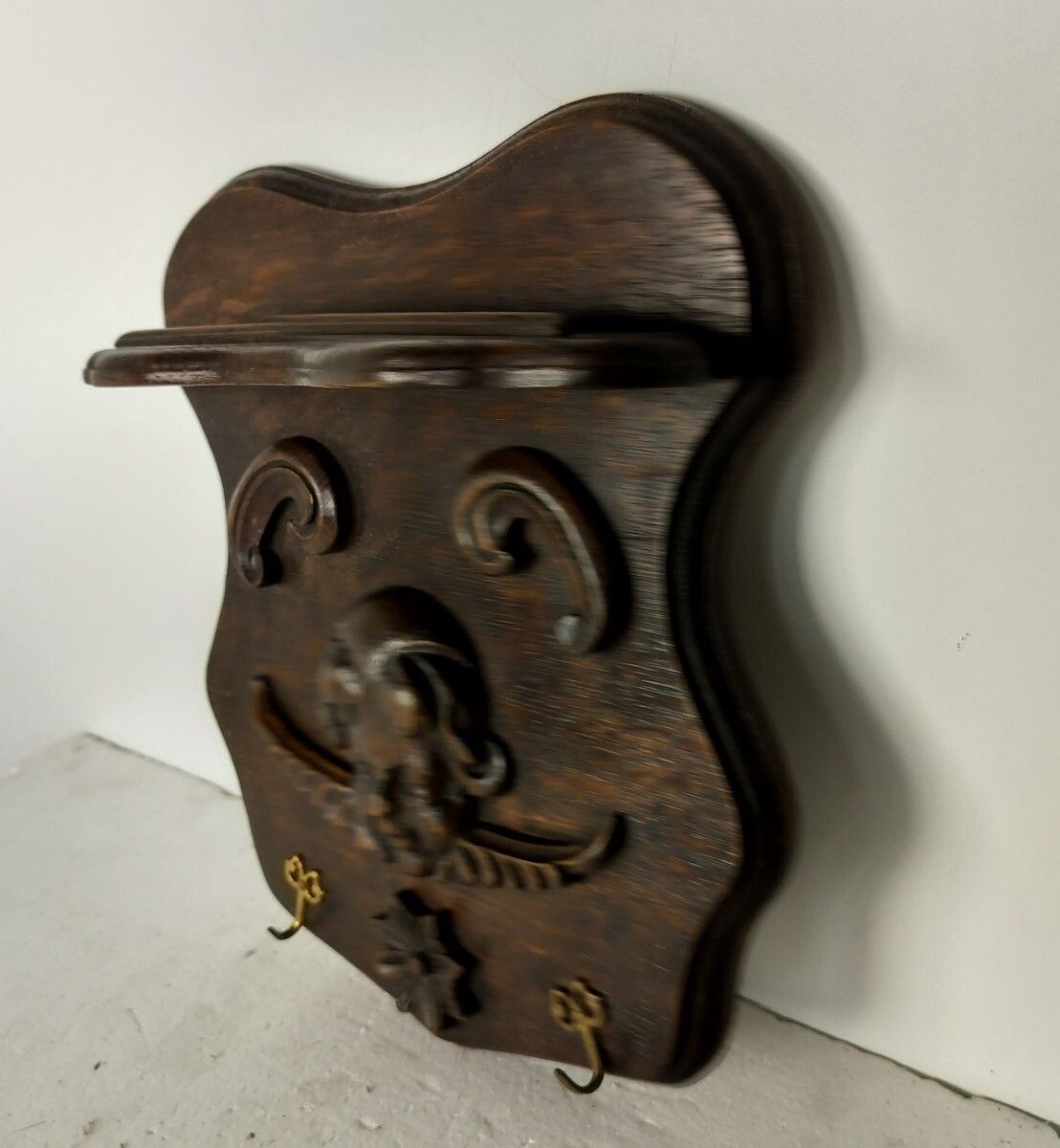 Antique Hand Carved Oak Small Wall Hanging Towel Kitchen Bathroom Rack Cherub An photo furniture