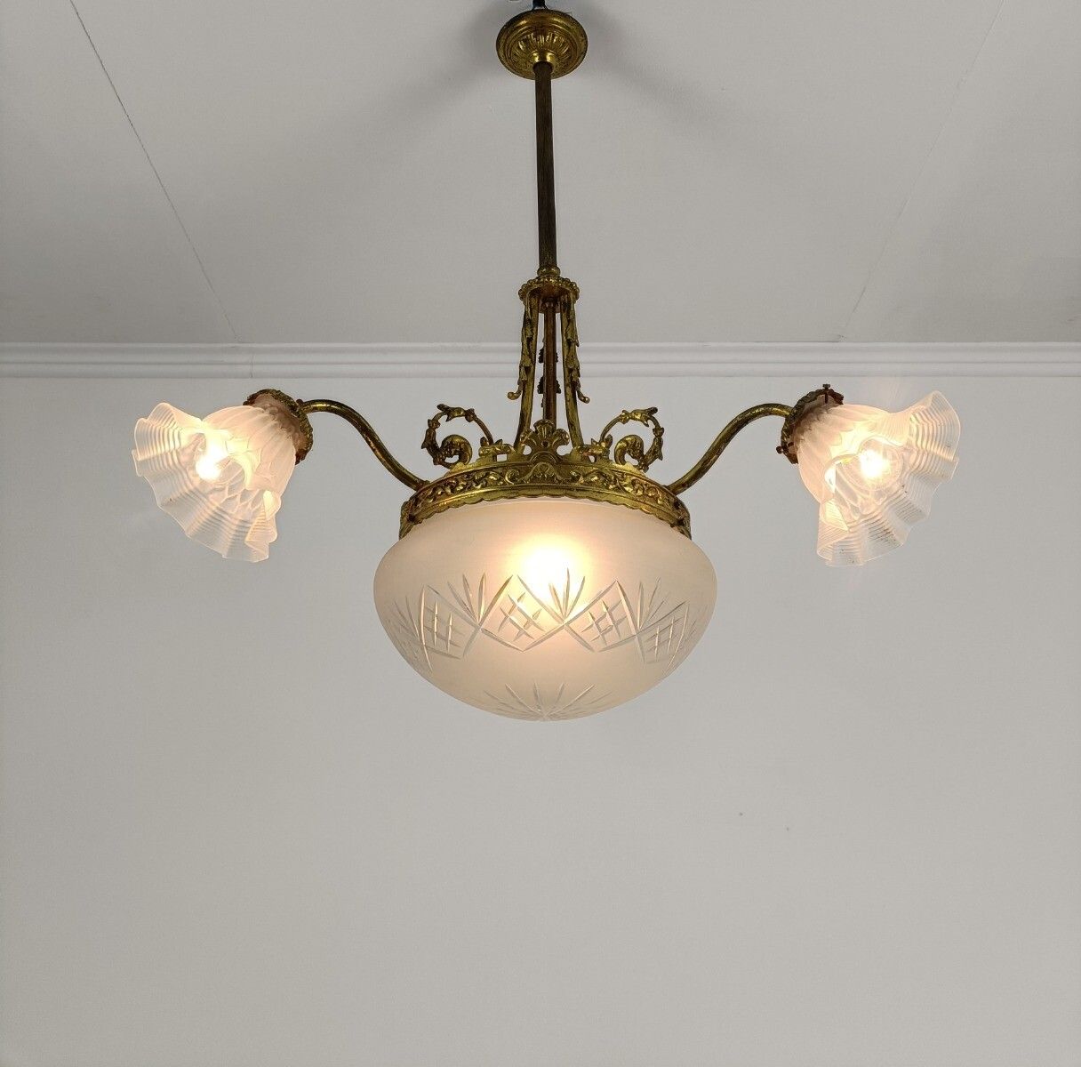 Chandelier  Art Deco 4 Lights 3 Arm Brass Etched Glass Shades Gorgeous Light Pen photo for sale