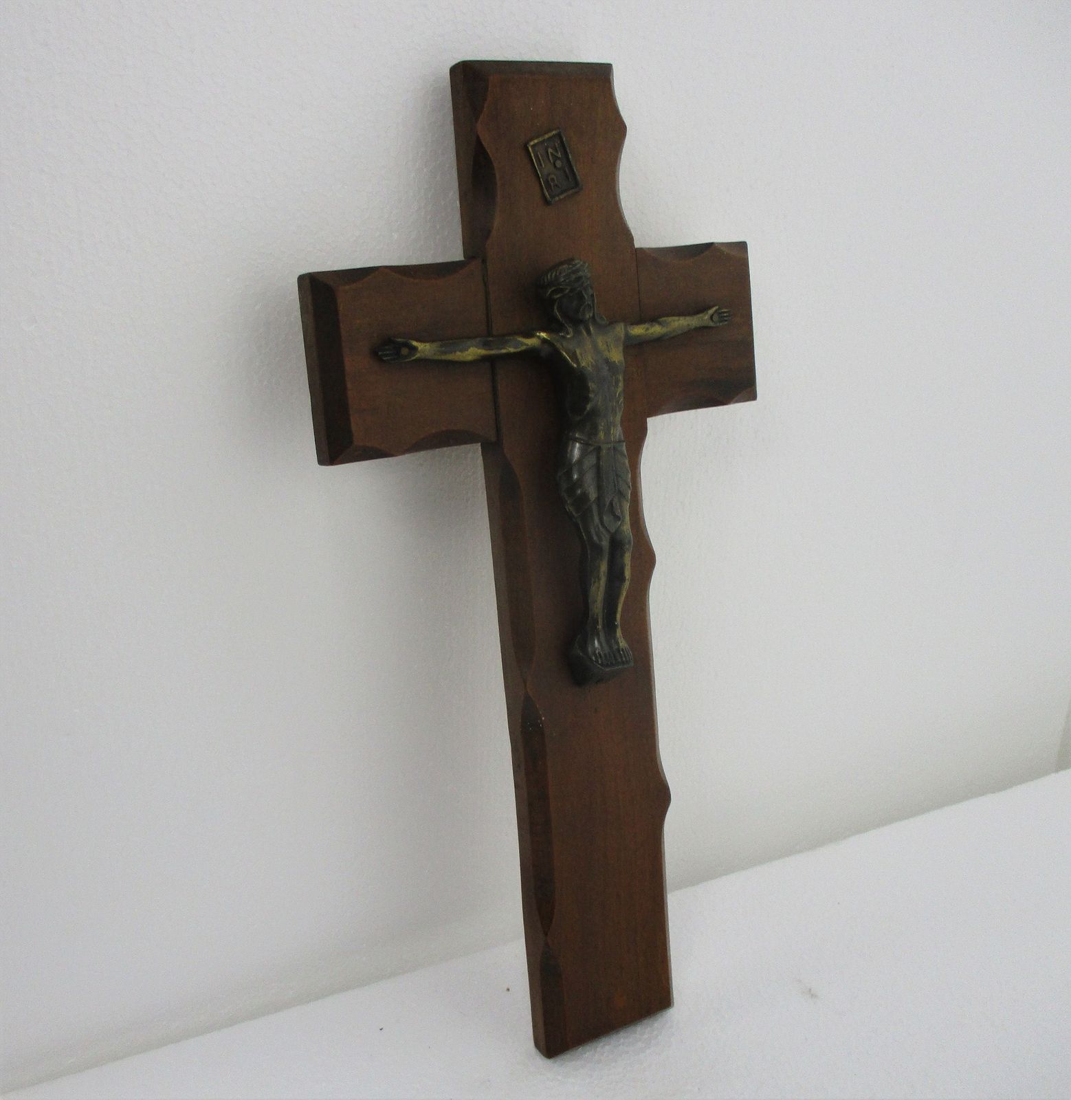 Vintage Hanging Wall Crucifix Wood Oak Brass Modernist Corpus Jesus Christ Mid C photo Art