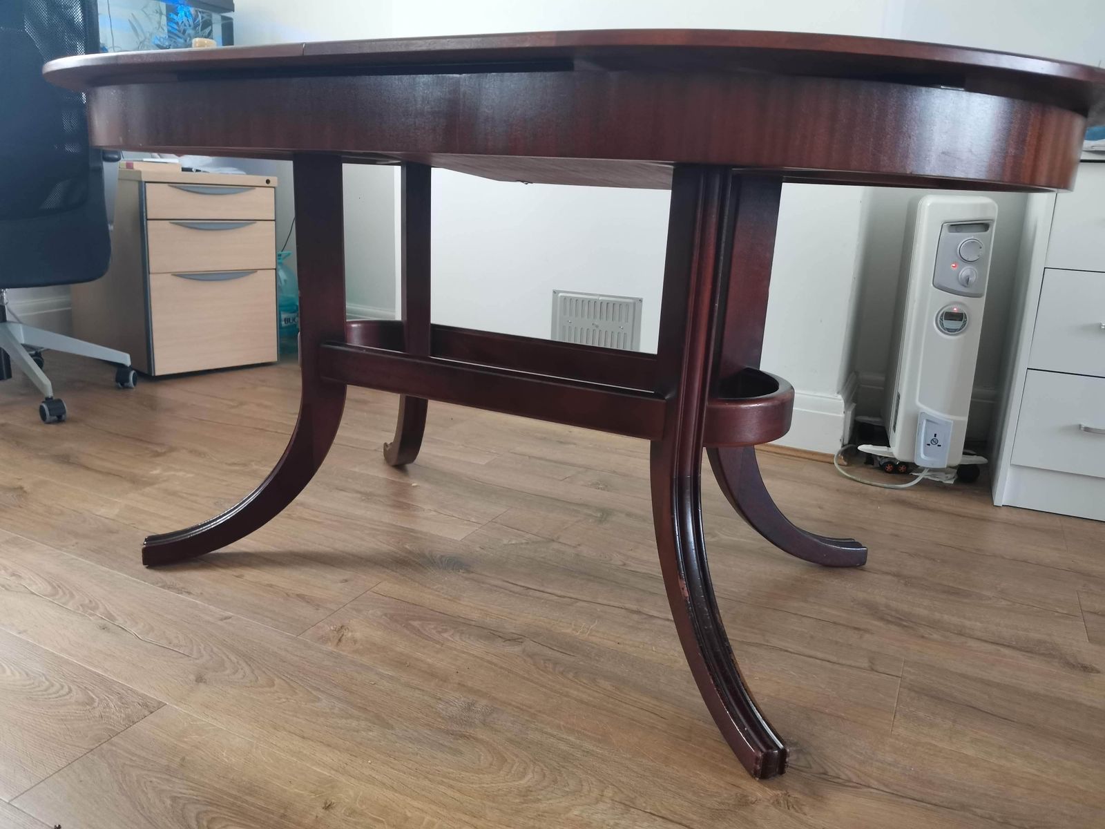 Meredew Solid Wood Mahogany Extending Dining Table & 6 Chairs photo vinterior